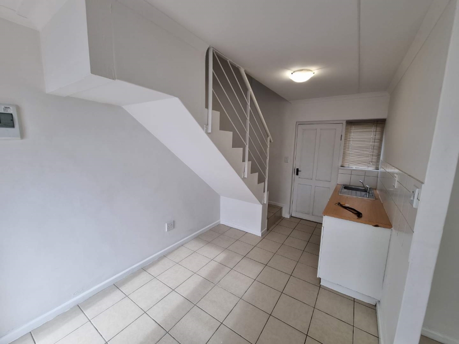 To Let 2 Bedroom Property for Rent in Maitland Western Cape